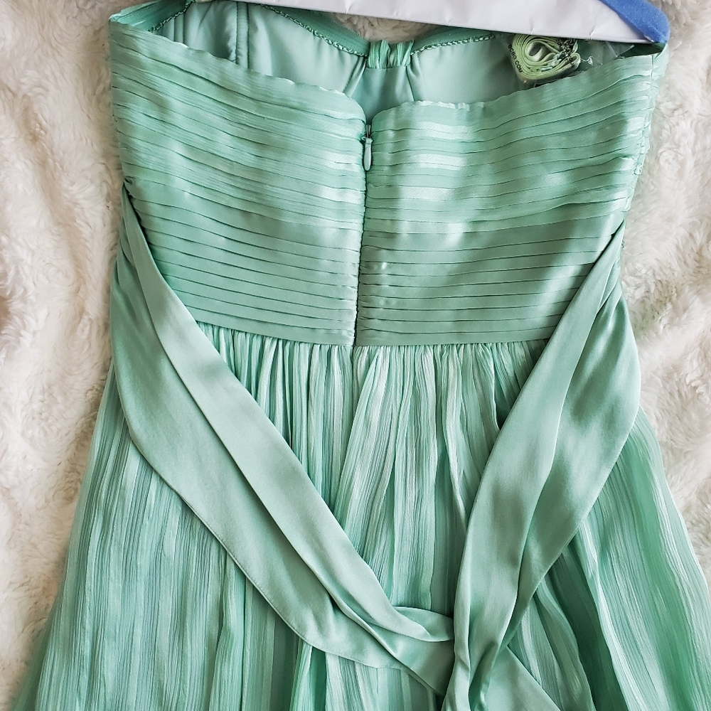 🎈 SOLD 🎈BCBGMaxAzria Alicia Silk Dress in Size 2 - Picture 10 of 12